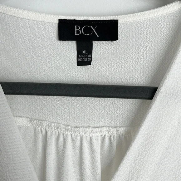 Women's White Cold Shoulder Blouse - Picture 2 of 4